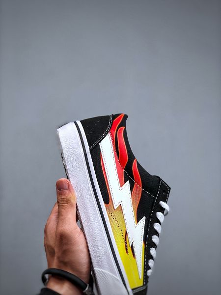 Revenge x Storm x Vans 2022新款 萬斯閃電系列男女款經典休閒板鞋