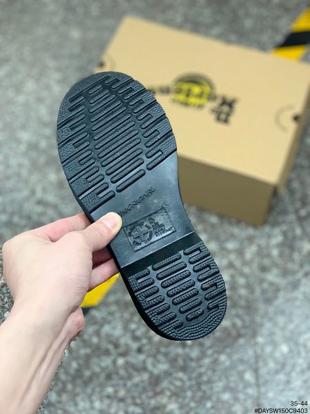 Dr.Martens 2022新款 馬丁醫生粗獷裝備系列牛皮男女款低幫馬丁靴