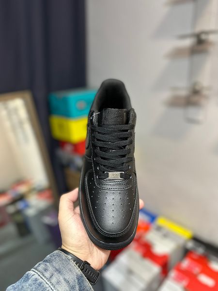 Nike Air Force 1'07 Low 全黑武士 情侶款低幫休閒板鞋