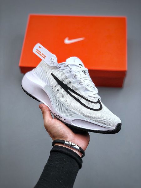 Nike Zoom Fly 5 2022新款 輕盈耐穿泡綿男女款慢跑鞋