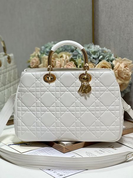 Dior包包 迪奧2023新款手提包 DS1202LADY 95.22 手袋大號單肩斜挎包