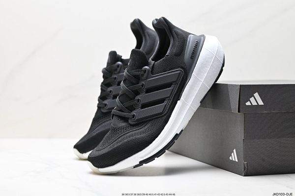 Adidas ULTRABOOST LIGHT 2024新款男女鞋 輕彈系列低幫襪套式針織透氣緩震休閒運動慢跑鞋