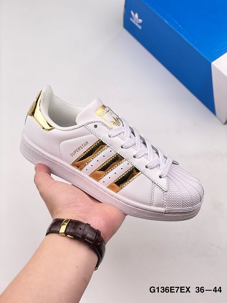 Adidas Superstar 2022新款 三葉草貝殼頭系列男女款運動板鞋