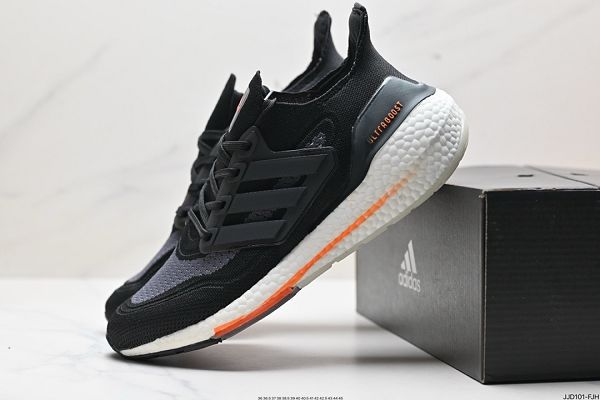 adidas Ultra Boost 2021」BlackWhite UB2021版7.0 襪套式針織鞋面休閒運動慢跑鞋 2024新款男女鞋